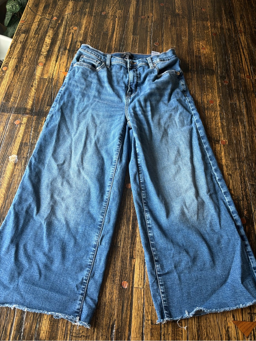 Banana Republic Wide Leg Jeans in Medium Blue Wash